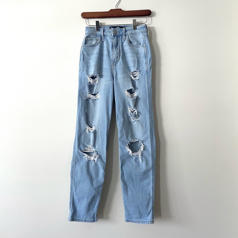 HOLLISTER Ultra High-Rise Mom Jeans Light Blue Size 24